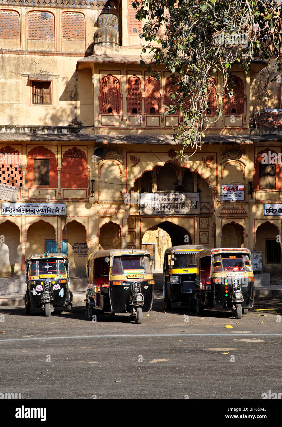 Quatre Auto-Rickshaws, Jaipur, Inde Banque D'Images