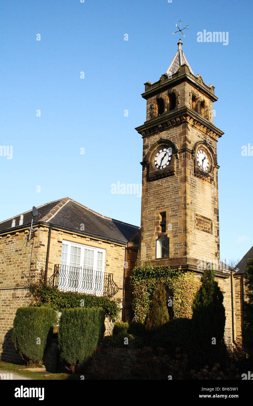 Tour de l'horloge vert Norwood Yorkshire Calderdale Ellis Memorial Tower 1897 Banque D'Images