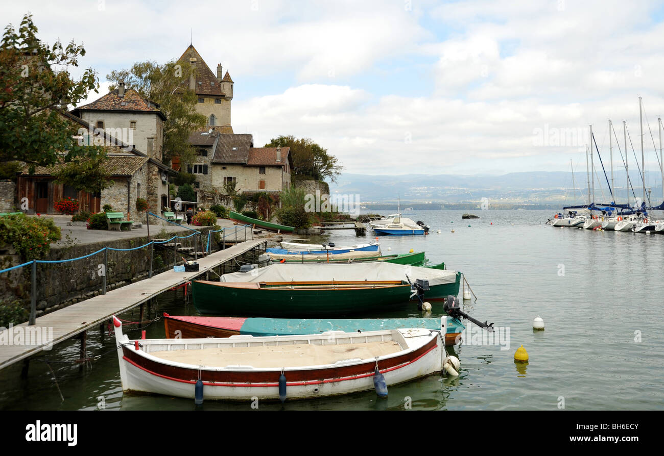 Yvoire village médiéval port et château sur le lac de Genève, en Haute Savoie, Rhone Alpes en France Banque D'Images