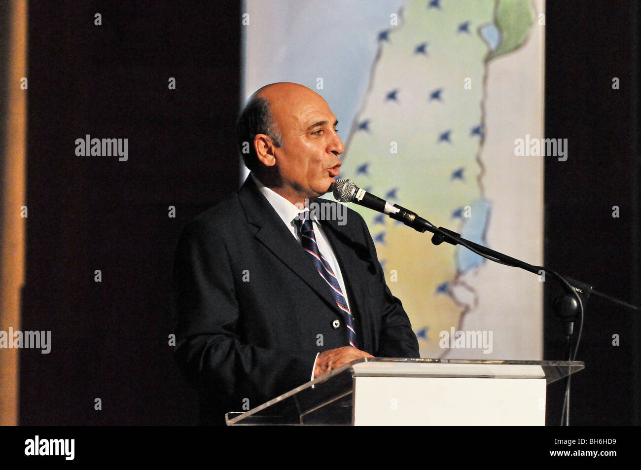 Shaul Mofaz (né le 4 novembre 1948) est un homme politique israélien Banque D'Images