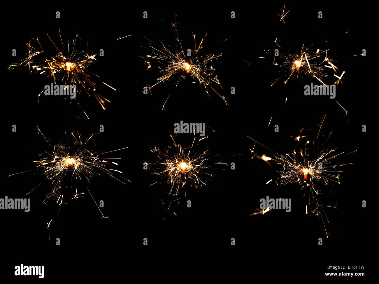 Noël spakrler combustion isolé sur fond noir Banque D'Images
