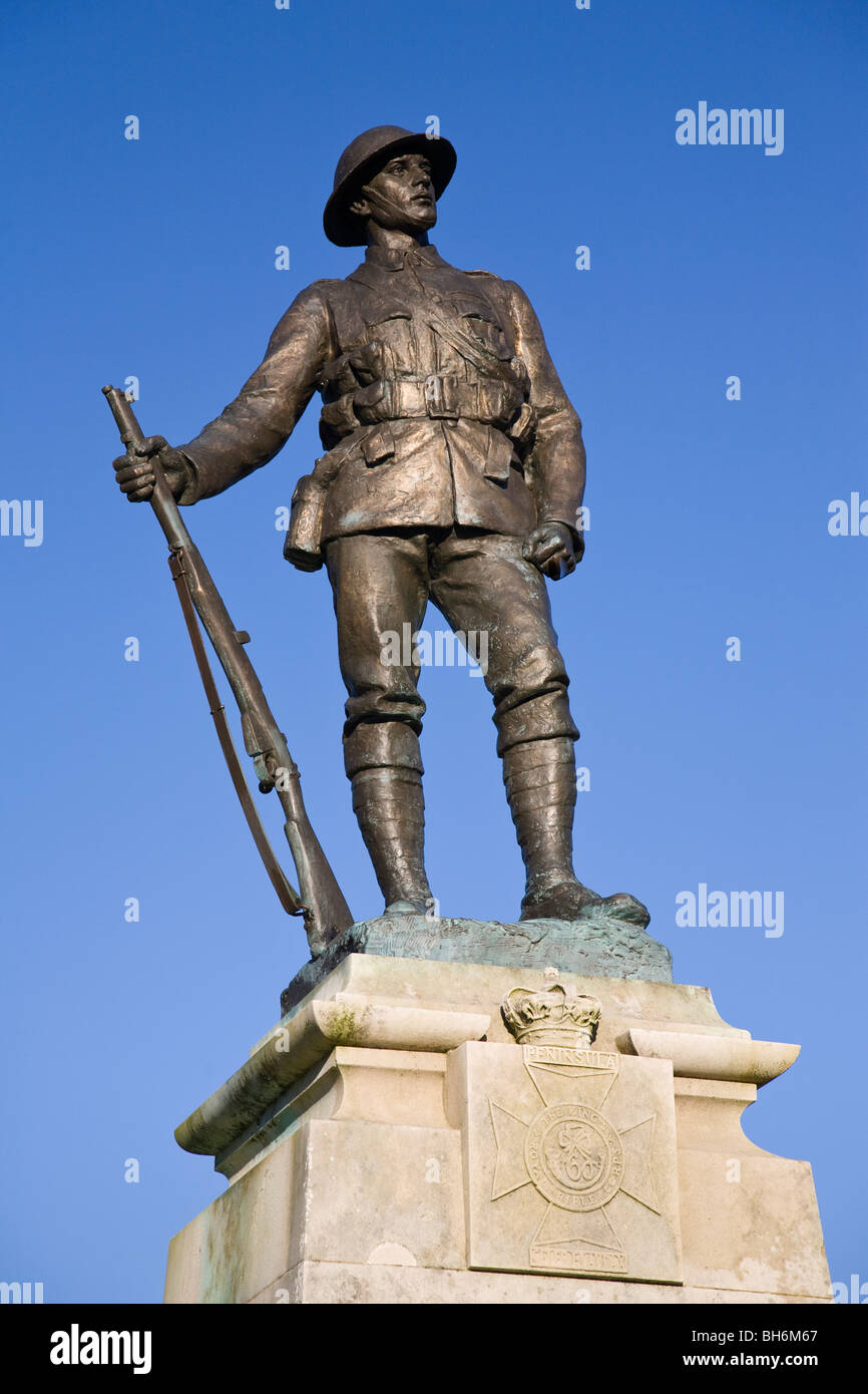 La PREMIÈRE GUERRE MONDIALE mémorial aux Kings Royal Rifle Corps, situé dans l'enceinte de la cathédrale de Winchester, Hampshire, Angleterre. Banque D'Images