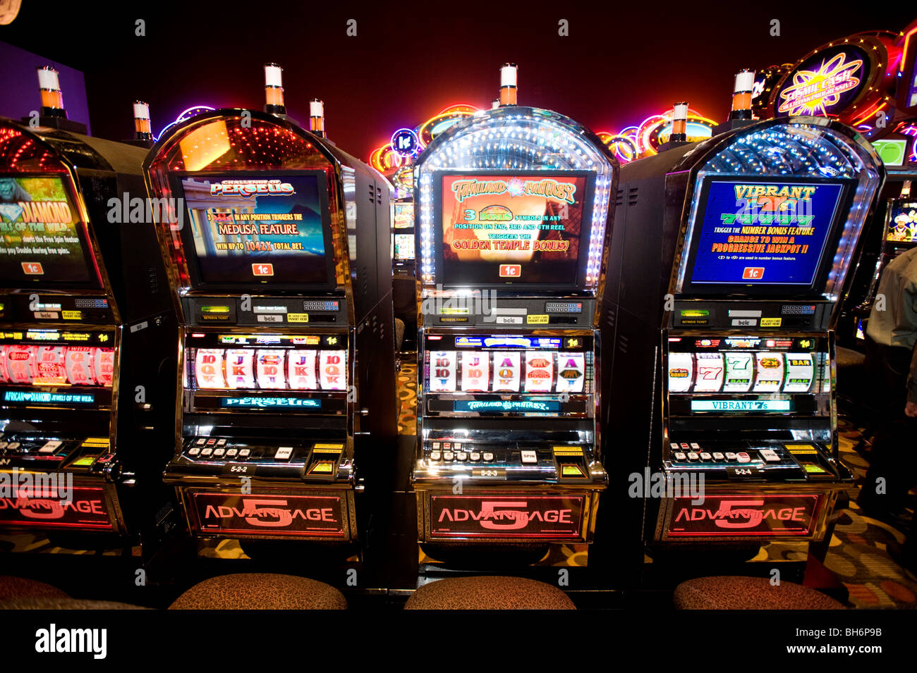 Machines à sous dans le casino de la Nation Squamish. Chances Casino Photo  Stock - Alamy