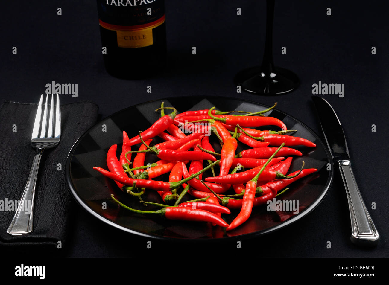 Plaque complète de Red Hot Chili Peppers à un tableau noir avec vin de Chili Banque D'Images