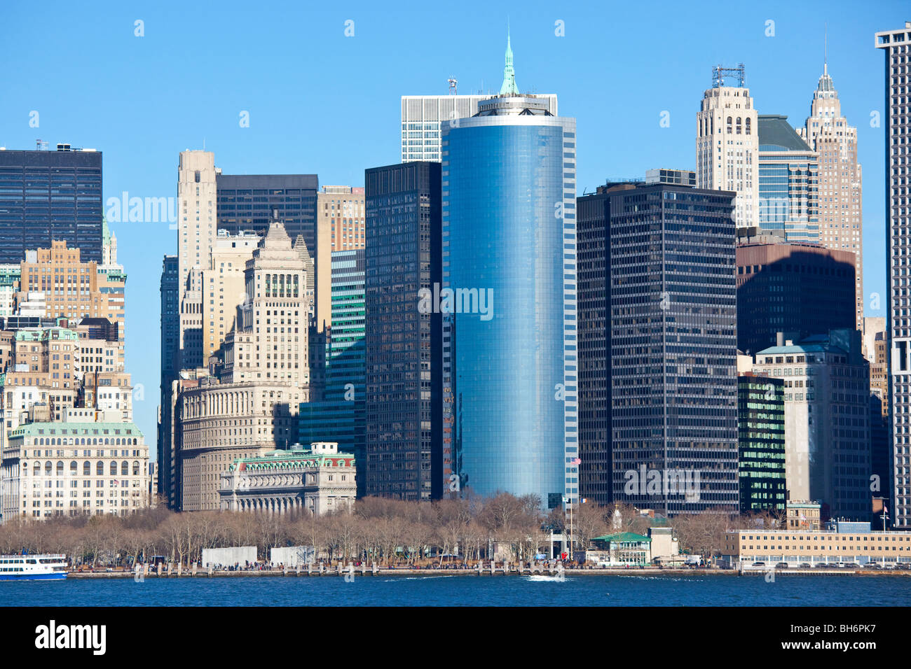Battery Park et le Lower Manhattan Skyline, New York City Banque D'Images