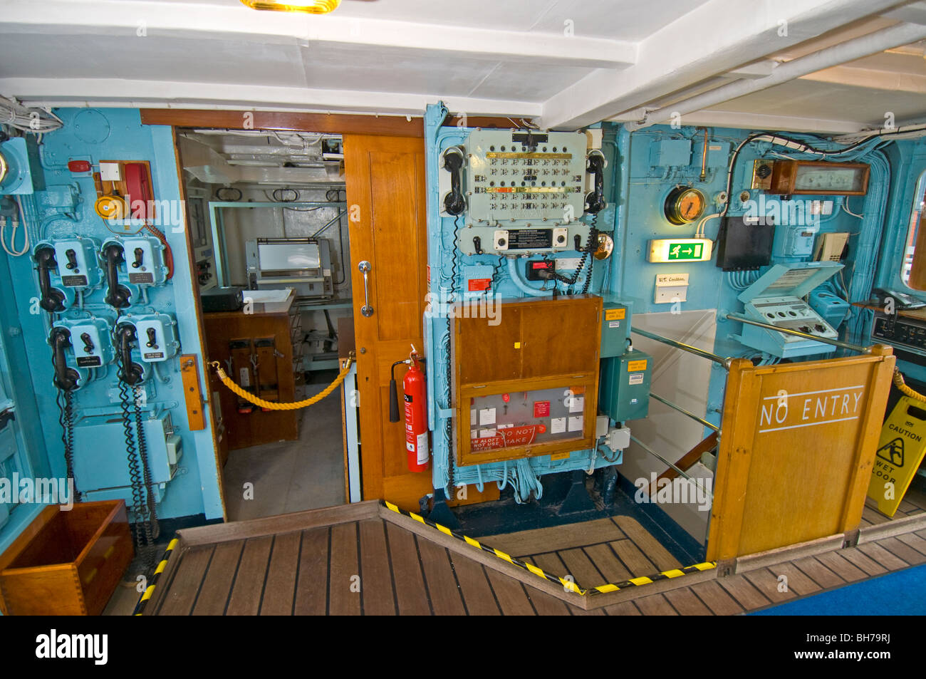 Le domaine de la communication sur le pont du Yacht Royal Britannia accosté au terminal de l'océan Leith 5954 SCO Banque D'Images