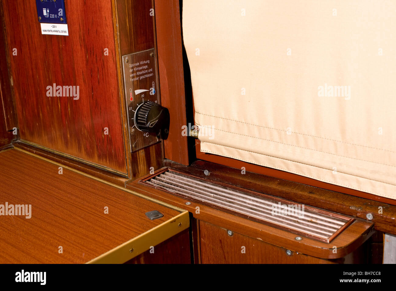 Chauffage dans une cabine de première classe d'une voiture-lits des chemins de fer roumains Banque D'Images
