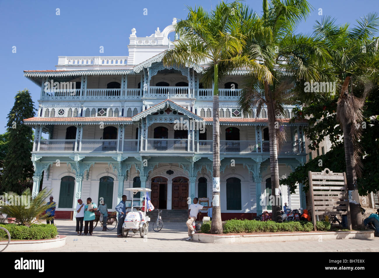 Stone Town, Zanzibar, Tanzanie. L'ancien dispensaire, ou dispensaire Ithnasheri, typique de l'architecture du sud de Zanzibar. Banque D'Images