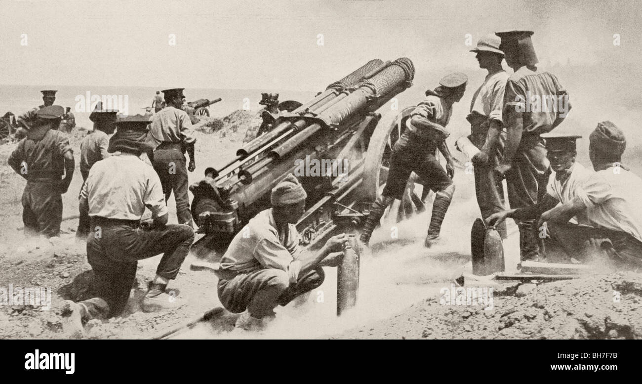 Pièce d'artillerie anglaise en action près de Krithia au cours de campagne des Dardanelles, 1915. Banque D'Images