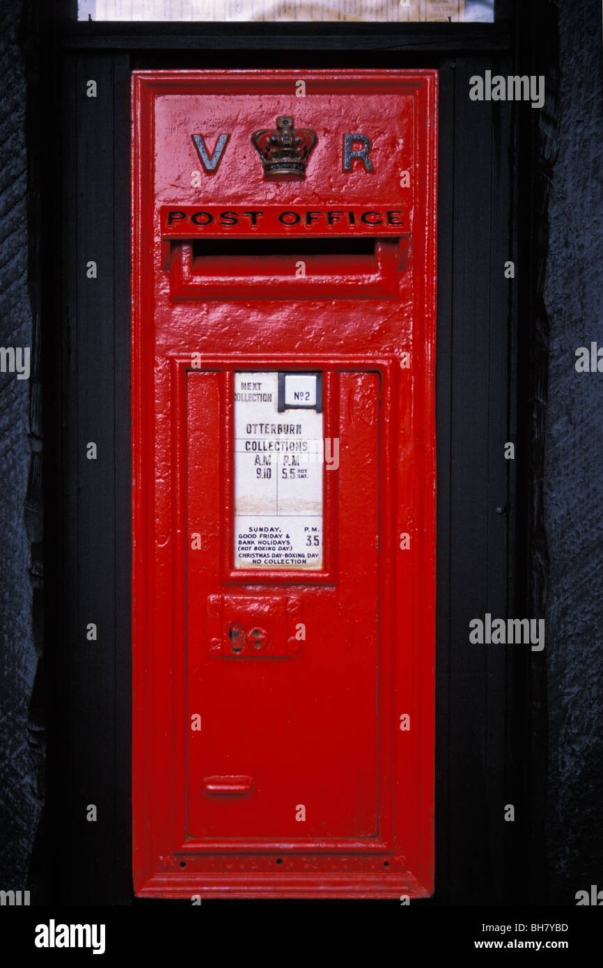Boîte postale rouge, Victoria, Colombie-Britannique, Canada Banque D'Images