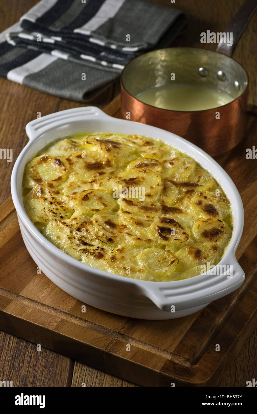 Gratin dauphinois gratin de pommes de terre dauphinoise Photo Stock Alamy