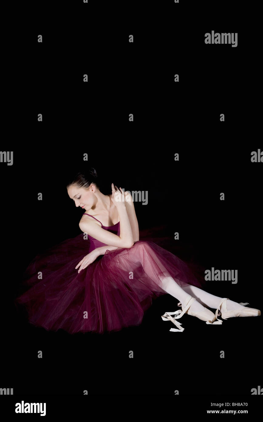 Un danseur de ballet posant gracieusement Banque D'Images