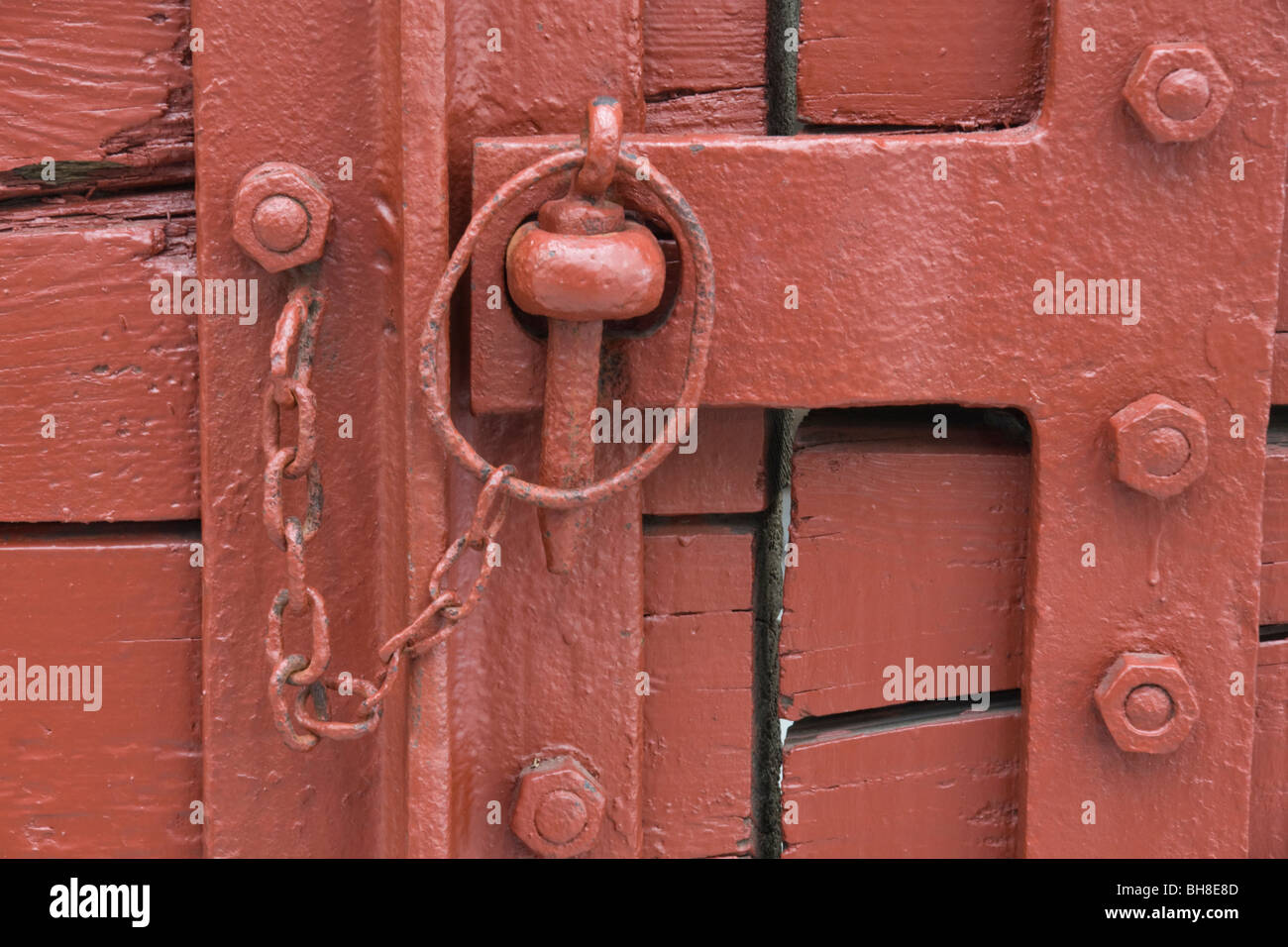 Loquet de porte sur l'ancienne voie ferrée marchandises van, National Railway Museum, Shildon, UK Banque D'Images