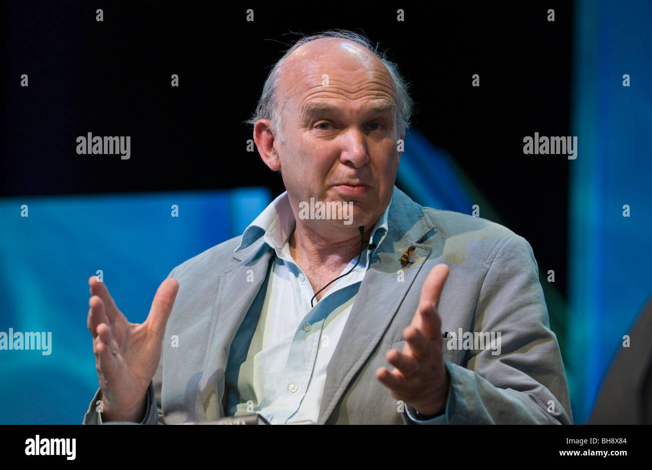 Politicien britannique Vince Cable MP des libéraux-démocrates, représenté à la discussion à Hay Festival 2009. Banque D'Images