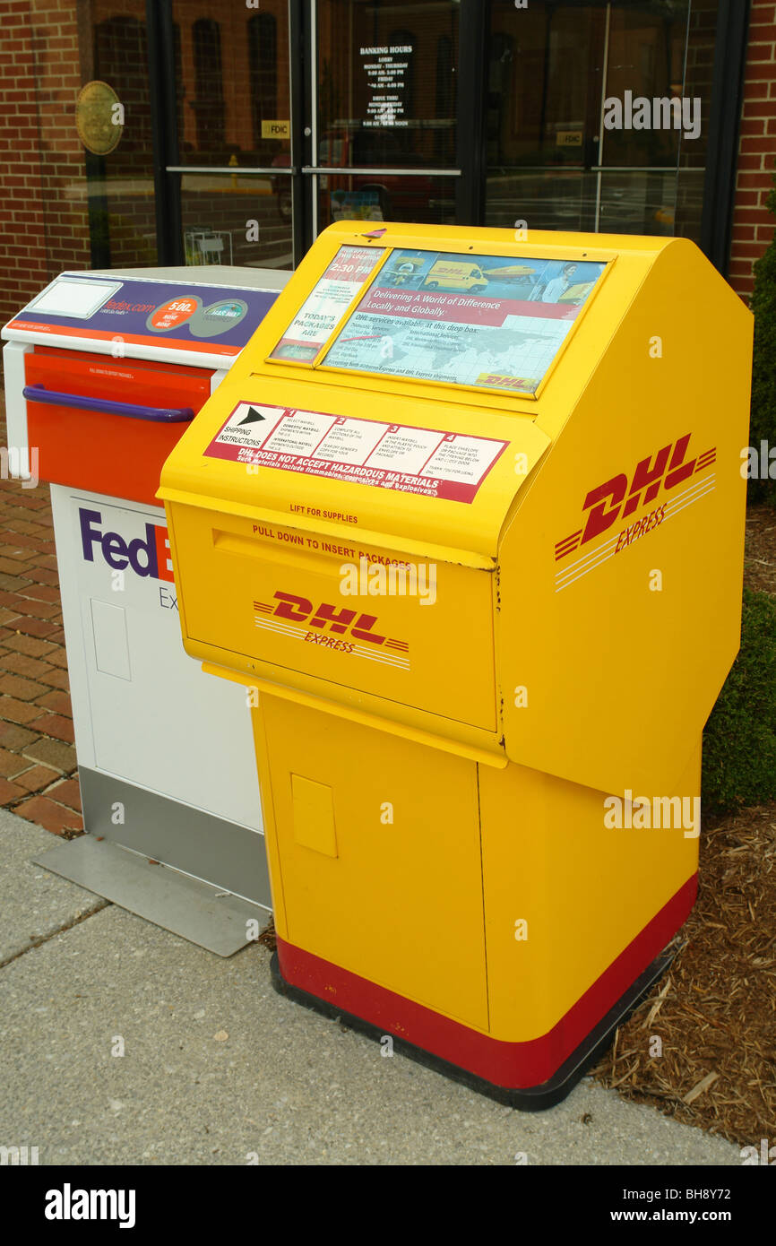AJD64343, FedEx et DHL Express boîtes de dépôt, VA, Virginie Banque D'Images