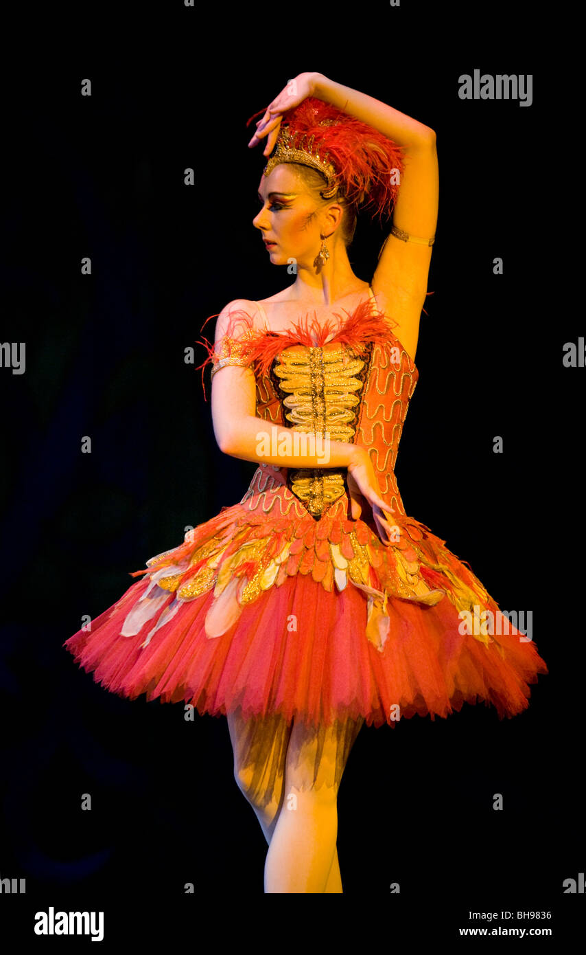 Birmingham Royal Ballet. L'Oiseau de feu. Banque D'Images