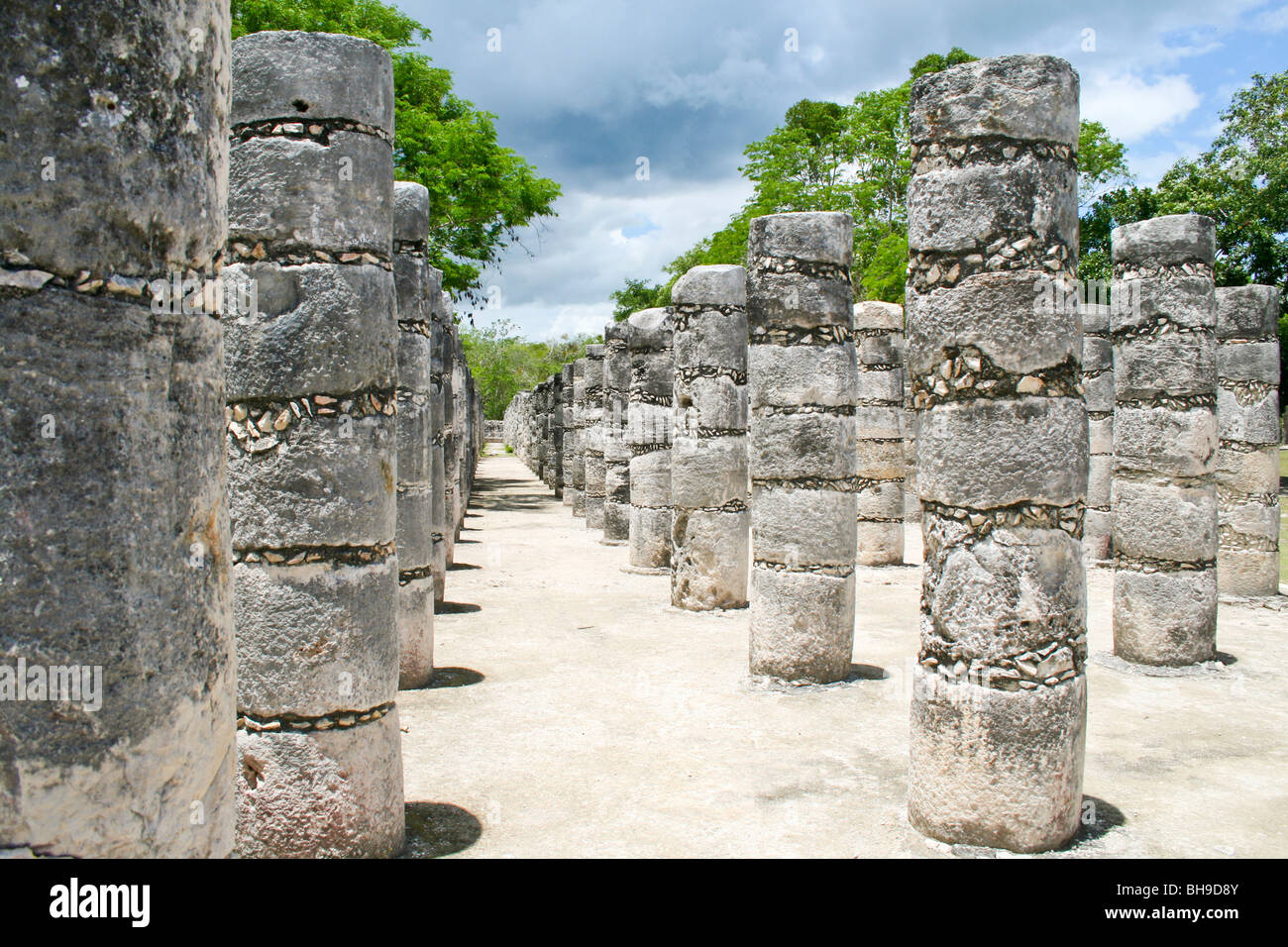 Colonnes dans le temple des mille guerriers, Chichen Itza / Yucatan, Mexique Banque D'Images