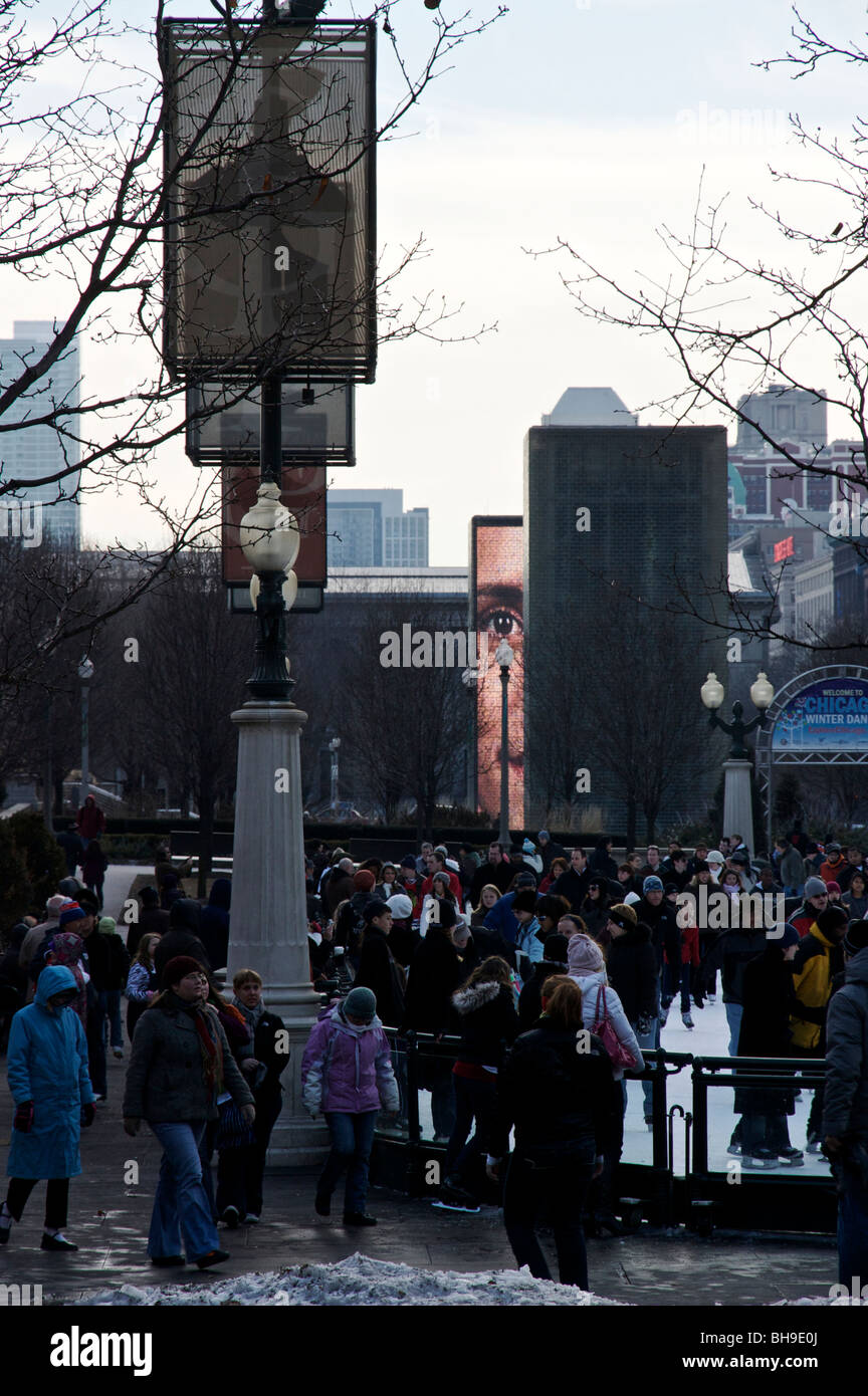 Patinoire McCormick Tribune de la Couronne et de la fontaine. Le Millennium Park, Chicago Banque D'Images