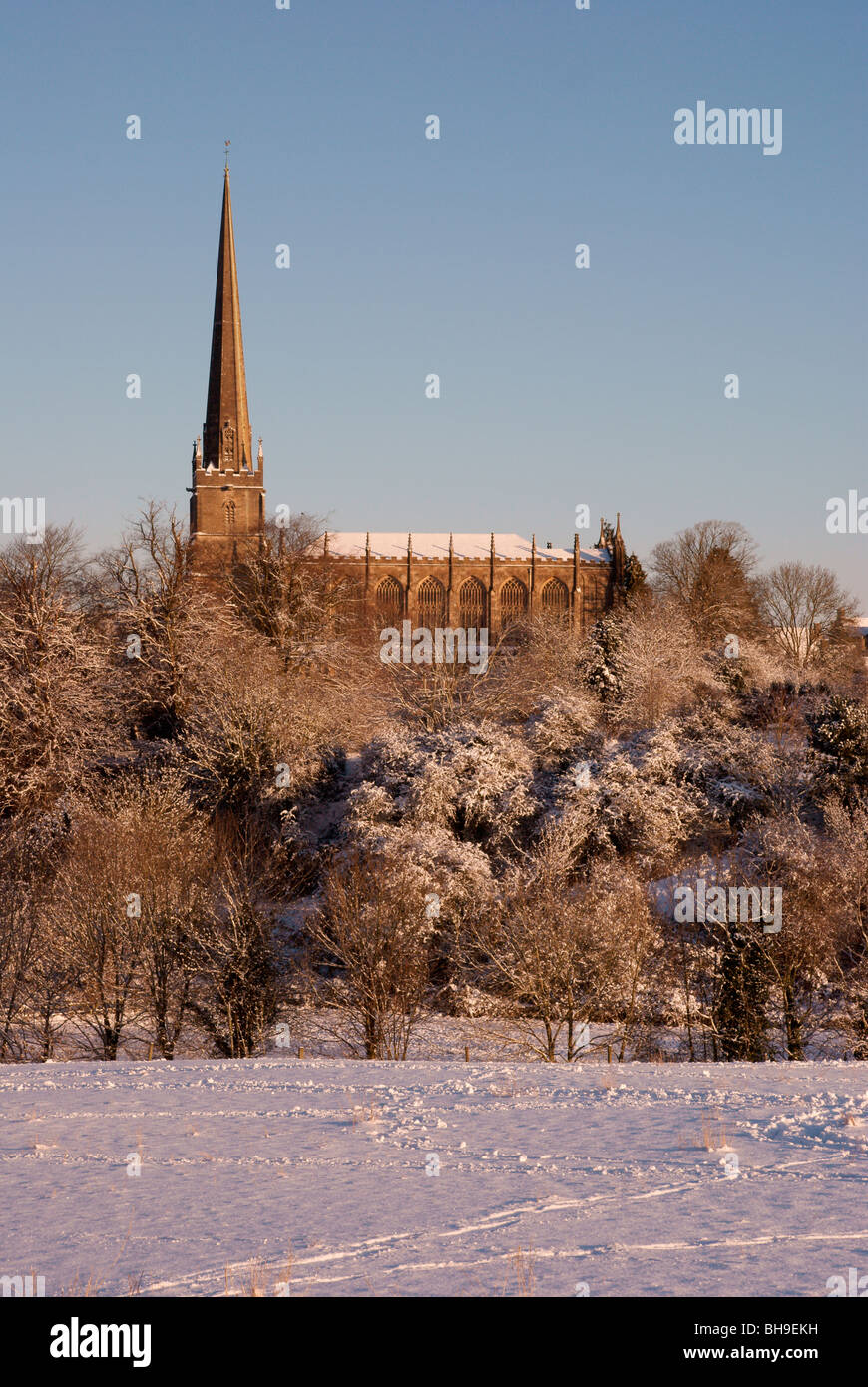 Neige fraîche sur l'église de St Marys, Tetbury Banque D'Images