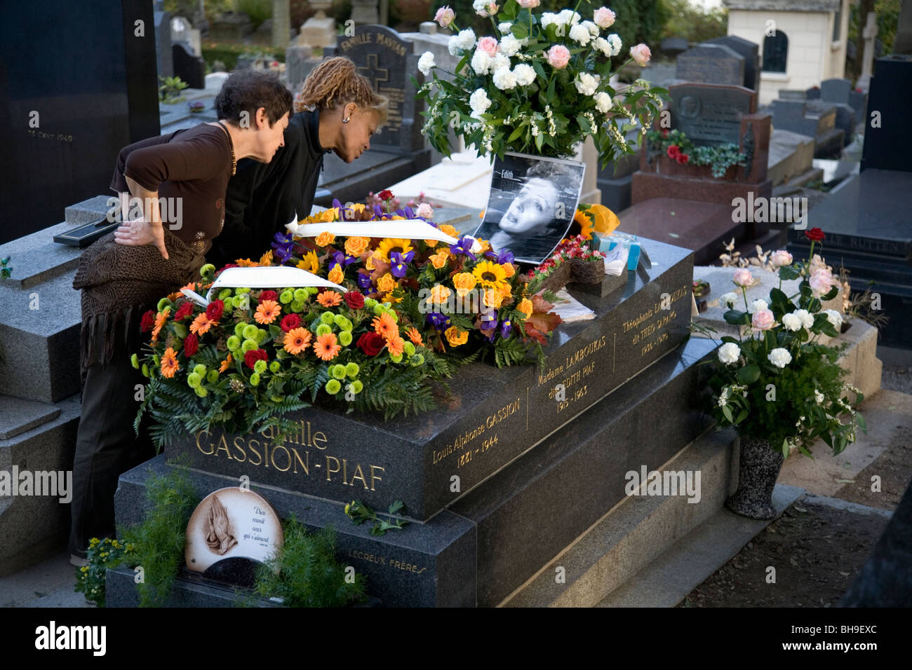 La tombe de Piaf Edie, Pere La Chaise Cemetery, Paris, France (le modèle ne libération) Banque D'Images