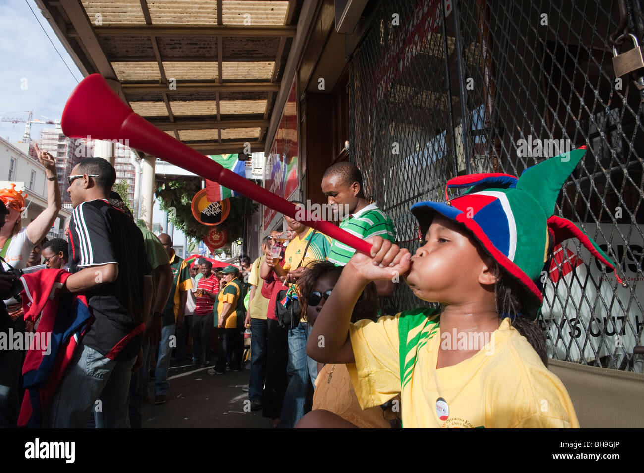Fille avec un Vuvuzela FIFA World Cup 2010 Cape Town Afrique du Sud Banque D'Images