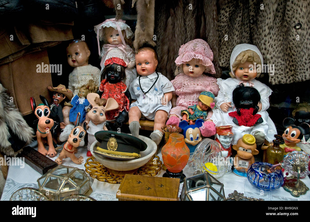 Buenos Aires Argentine San Telmo boutique d'Antiquités Brocante poupées poupée Marionnettes Marionnettes Banque D'Images