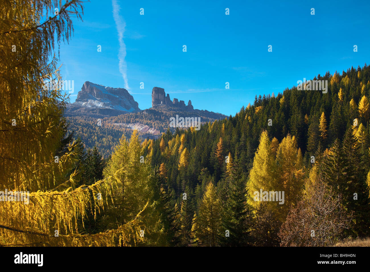 Vue panoramique de Cinque Torri montagnes près de Cortina d'Ampezzo valley Banque D'Images