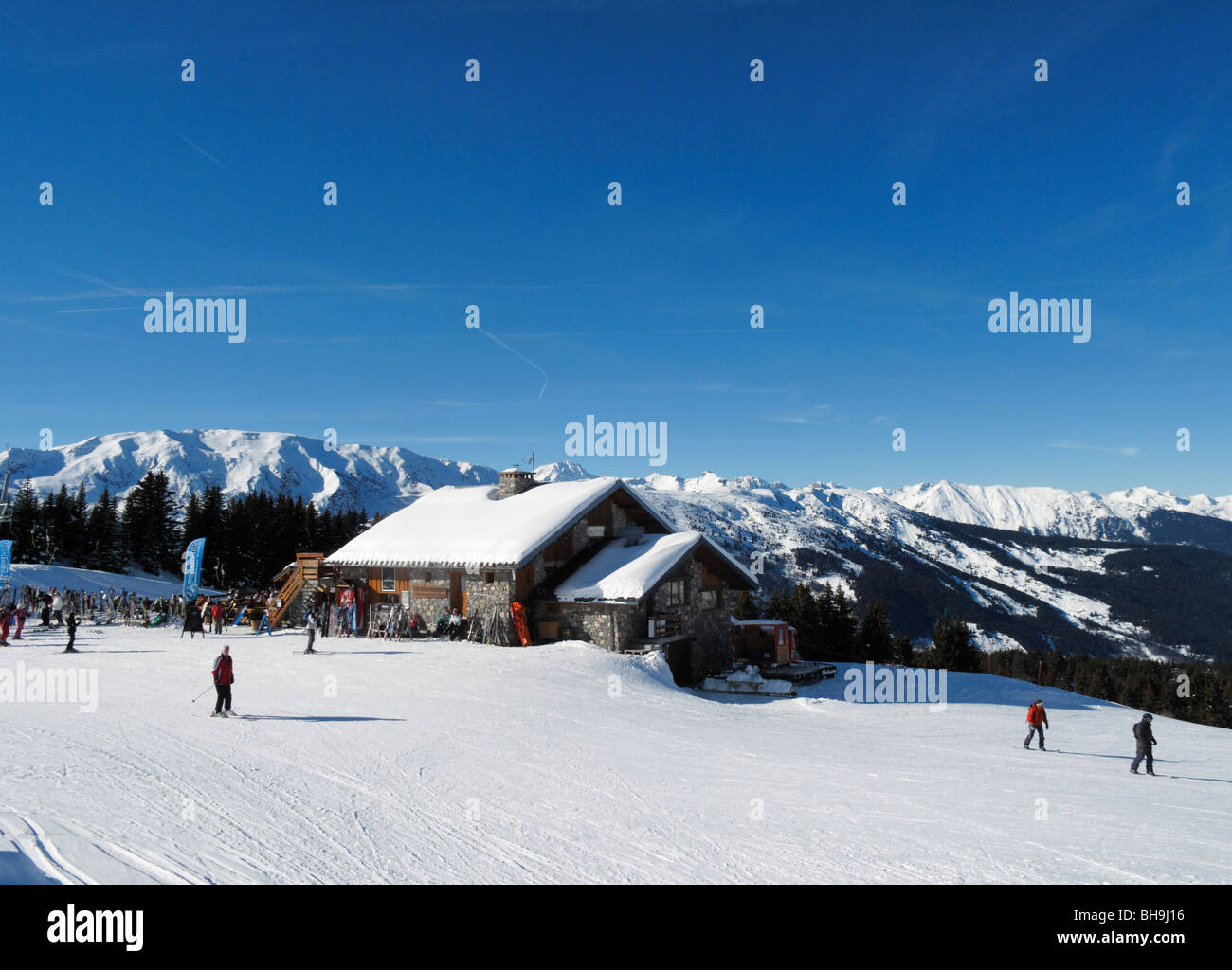 Restaurant de montagne à l'altiport de Méribel, station de ski 3 Vallées, Tarentaise, Savoie, France Banque D'Images