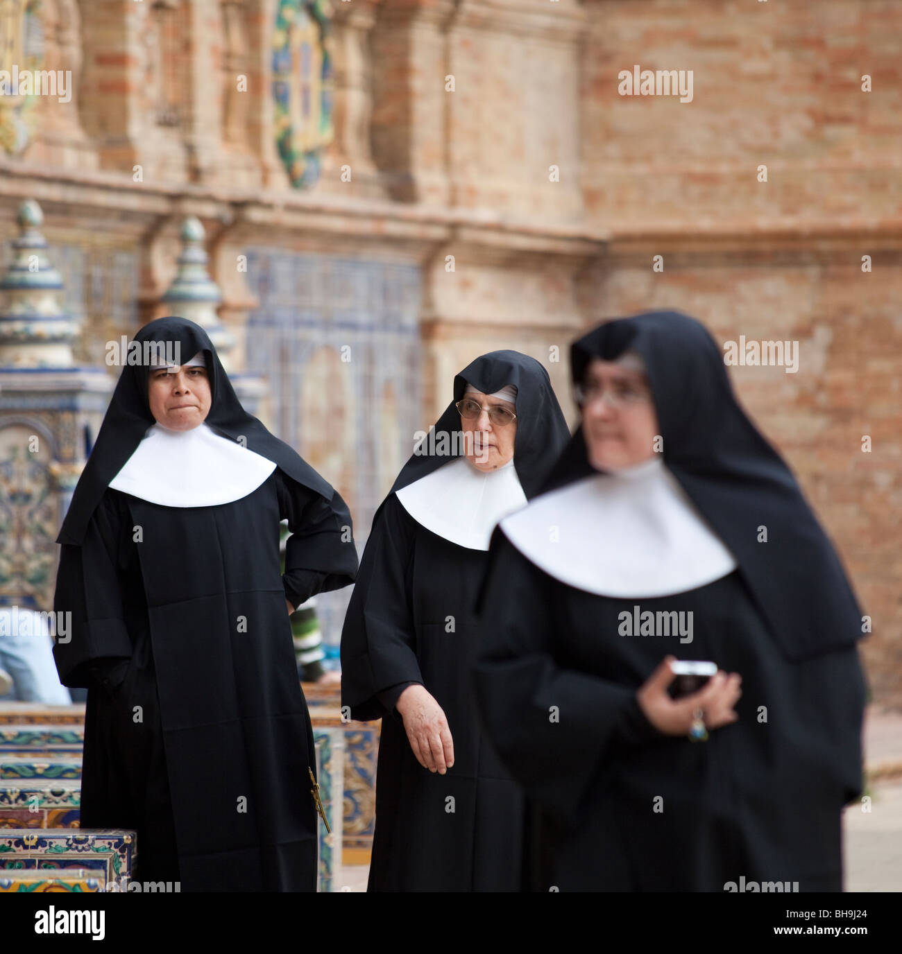 Moniales espagnoles, la visite de la Plaza de Espagna, Séville, Espagne Banque D'Images