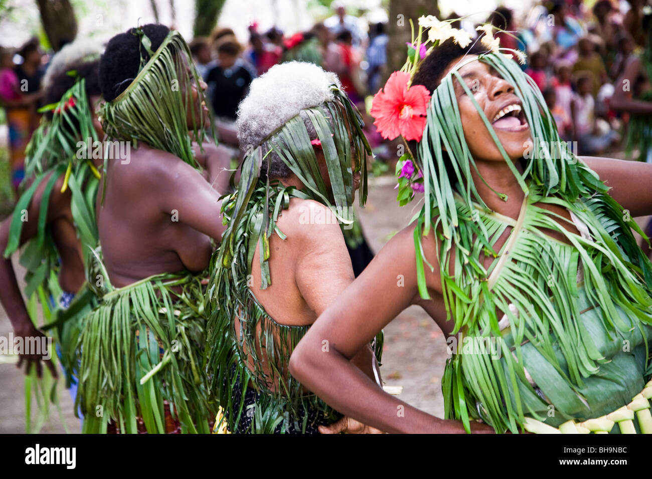 Jupe Hula Hawaïenne Herbe + Bracelets & Chevillères – Costume Danse Tropicale, Carnaval, Déguisement Femme