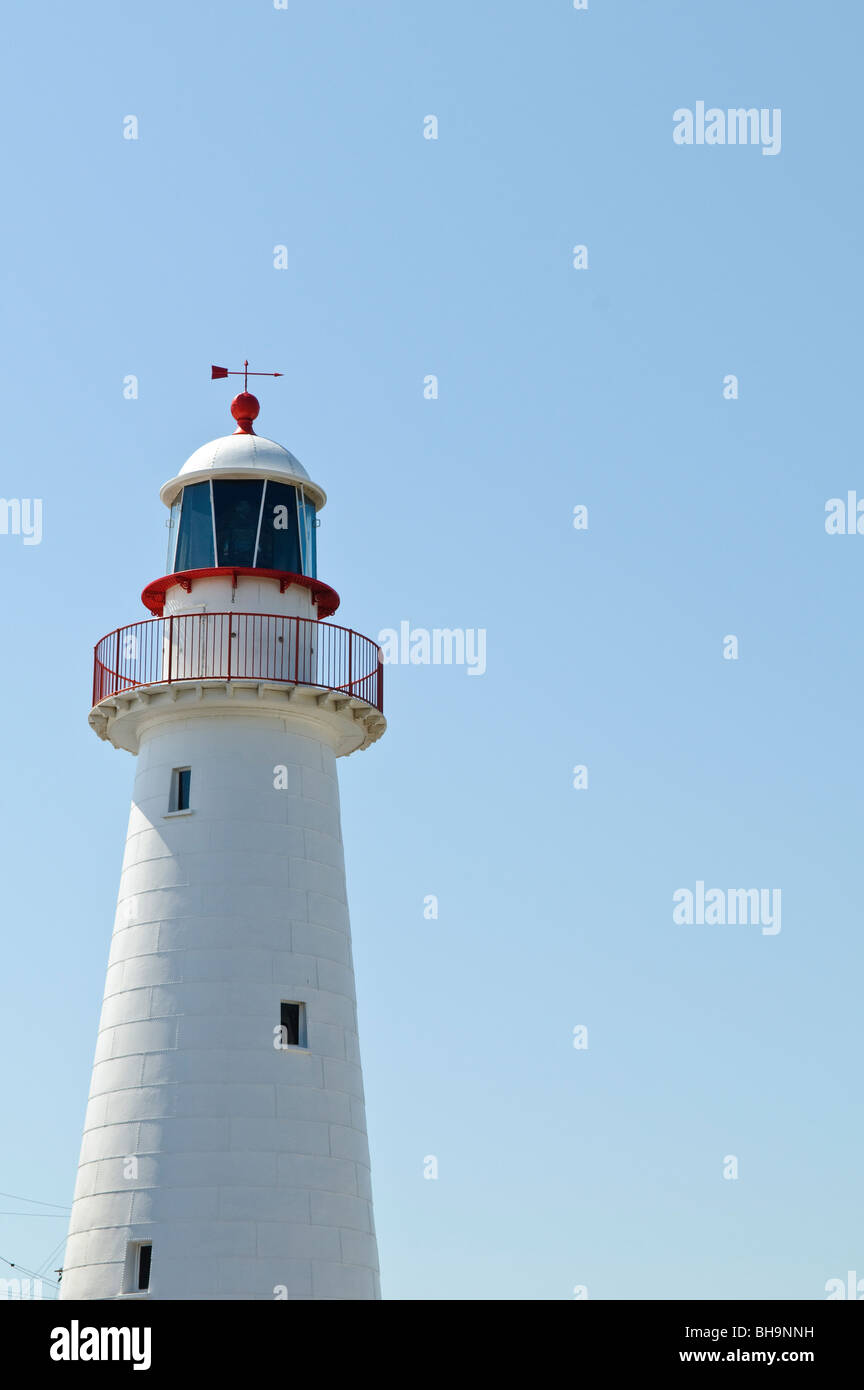 SYDNEY, Australie - SYDNEY, AUSTRALIE - white light house sur l'affichage à Sydney Australian National Maritime Museum à Darling Harbour avec un ciel bleu en arrière-plan Banque D'Images