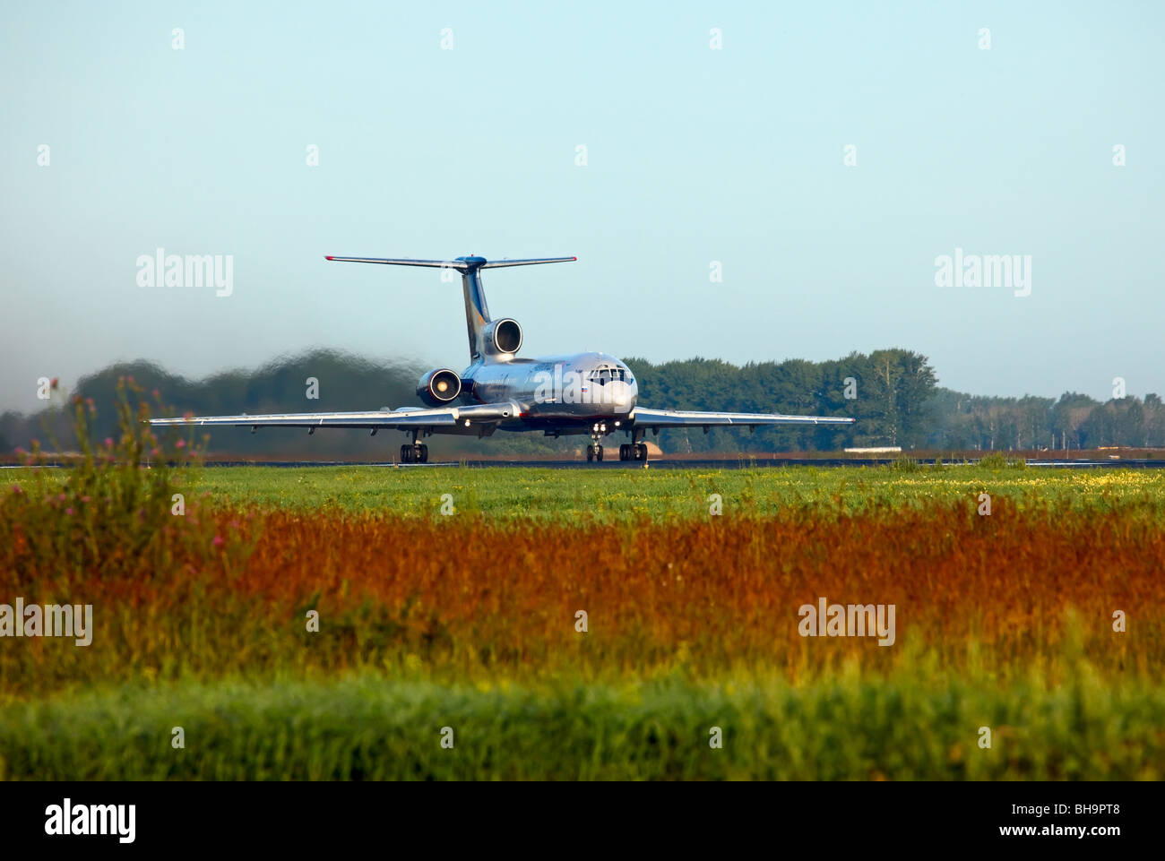 'Avion Tu-154 Aeroflot Don' avant le décollage. Aéroport Tolmachevo, Novosibirsk, Russie Banque D'Images