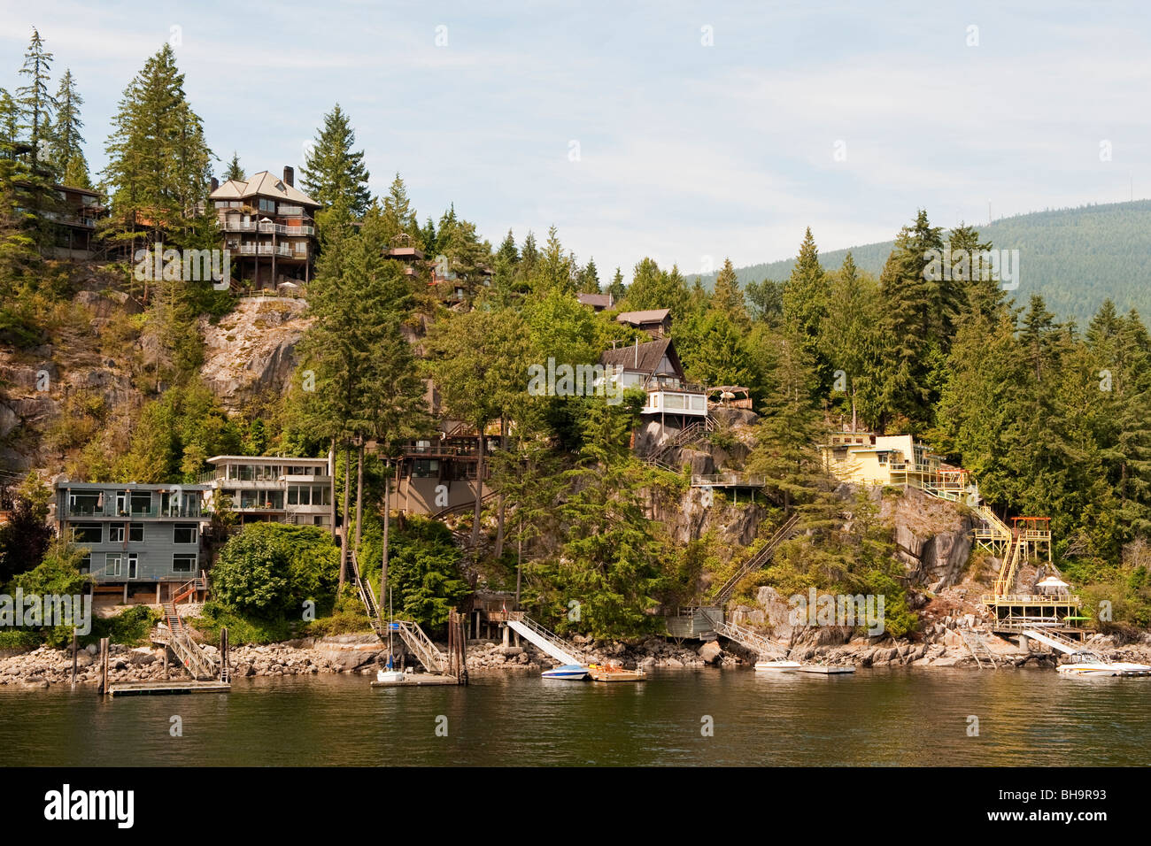 Maisons sur la Place, près de Falaise Cove Deep Cove, North Vancouver, BC, Canada Banque D'Images