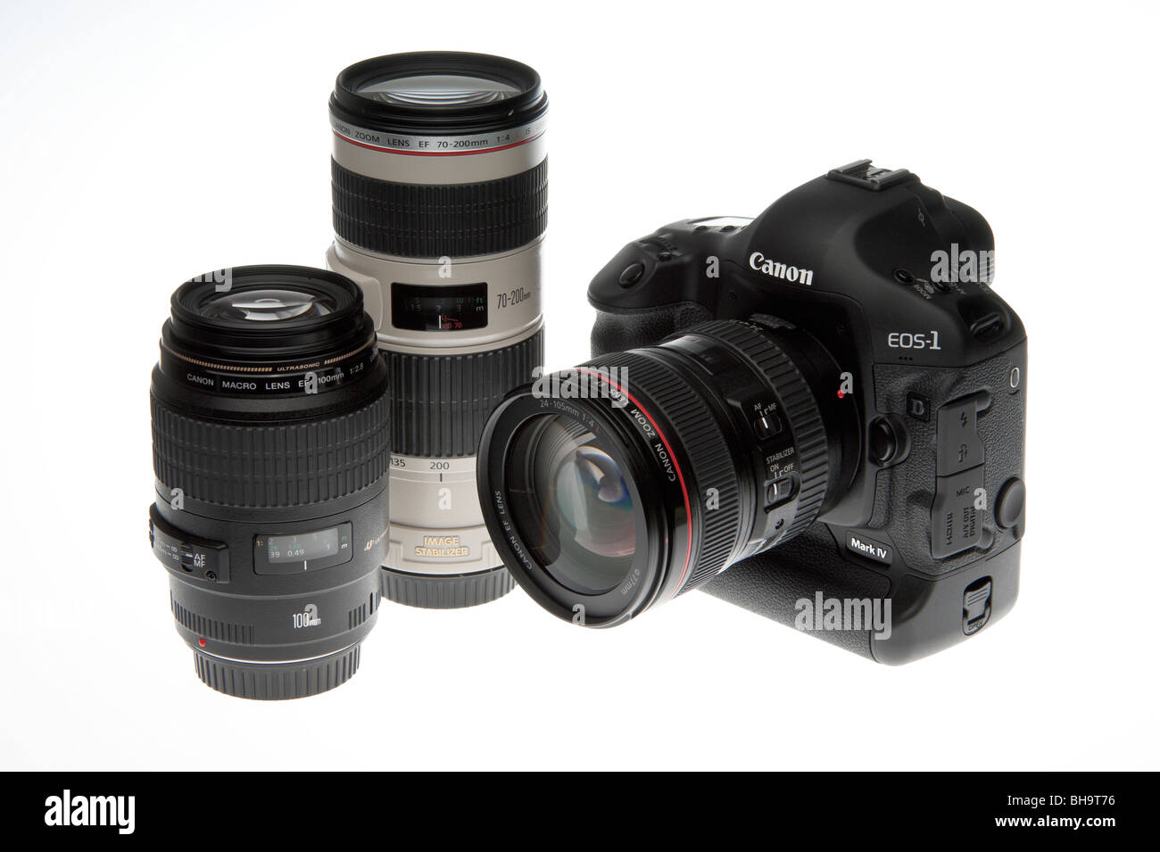 Canon EOS 1D MkIV 2010 Appareil photo reflex numérique professionnel avec  un zoom 24-105mm, 100mm et macro-objectif 70-200mm zoom telelphoto Photo  Stock - Alamy