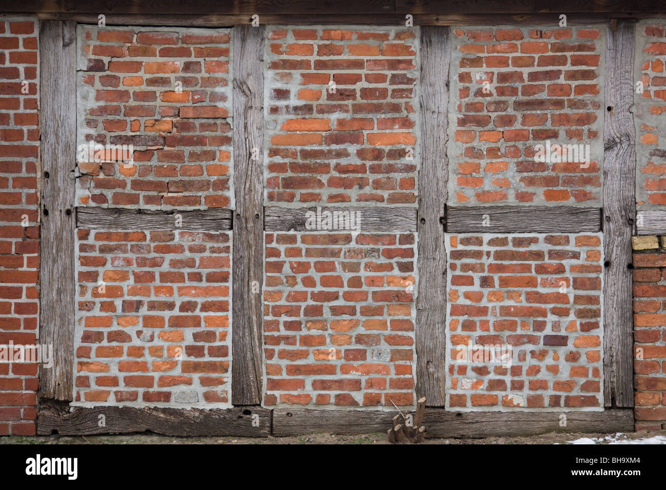 Maisons anciennes à pans de mur d'un bâtiment de ferme près de Uelzen Banque D'Images