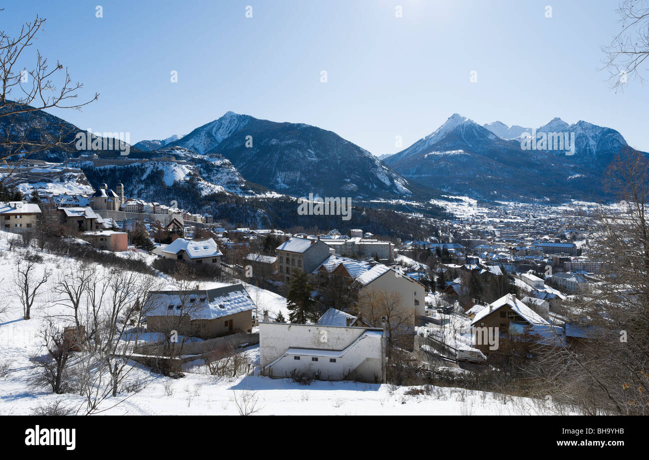 Vue sur le centre-ville de Briançon, Serre Chevalier, Hautes Alpes, France Banque D'Images