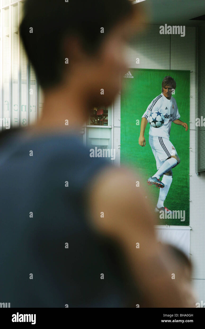 David Beckham, footballeur anglais et Celebrity, apparaît dans la promotion de produits et de publicité à Tokyo, Japon. Banque D'Images