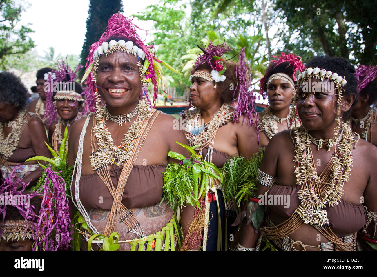 Les danseurs en costume traditionnel de l'île de Santa Ana Îles Salomon Banque D'Images