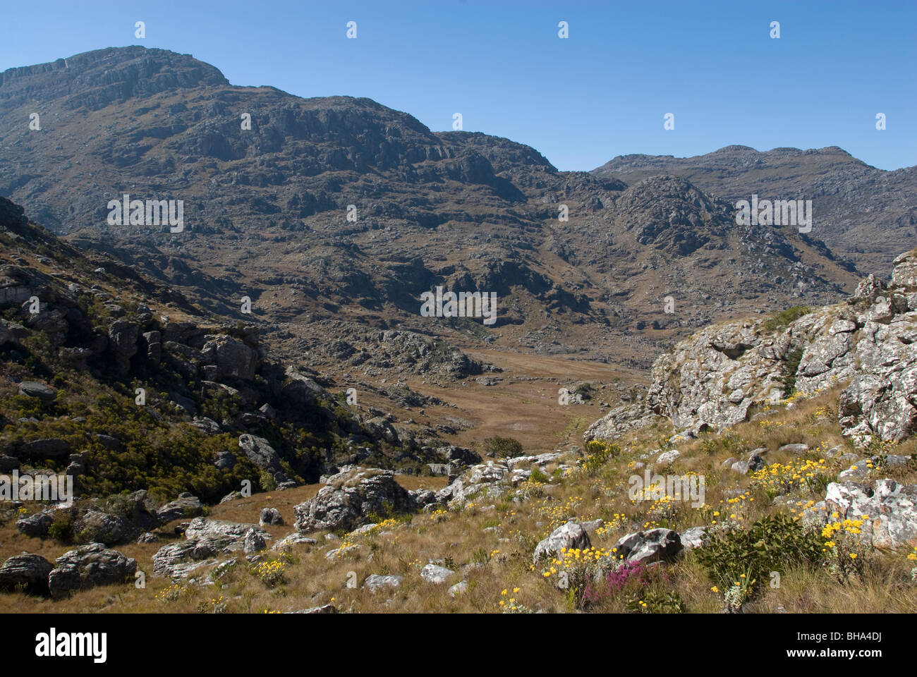 Les montagnes Chimanimani contiennent certains des plus préservés et intact perspectives en Afrique australe. Banque D'Images