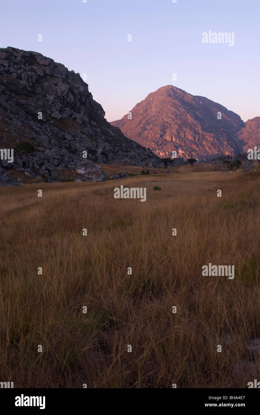 Les montagnes Chimanimani contiennent certains des plus préservés et intact perspectives en Afrique australe. Banque D'Images