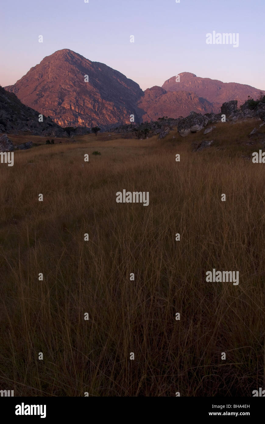 Les montagnes Chimanimani contiennent certains des plus préservés et intact perspectives en Afrique australe. Banque D'Images