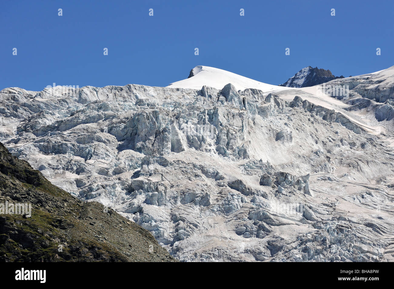 Séracs du glacier sur la montagne Suisse Grand cornier dans les Alpes Pennines / Walliser Alpen, Valais / Wallis (Suisse) Banque D'Images