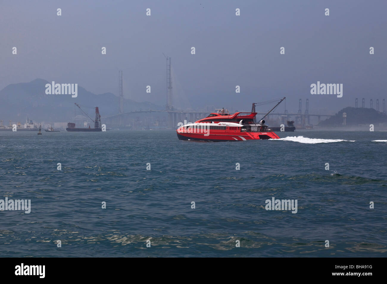 Un avion propulsé par hydroglisseur bateau quitte Hong Kong pour Macao. Banque D'Images