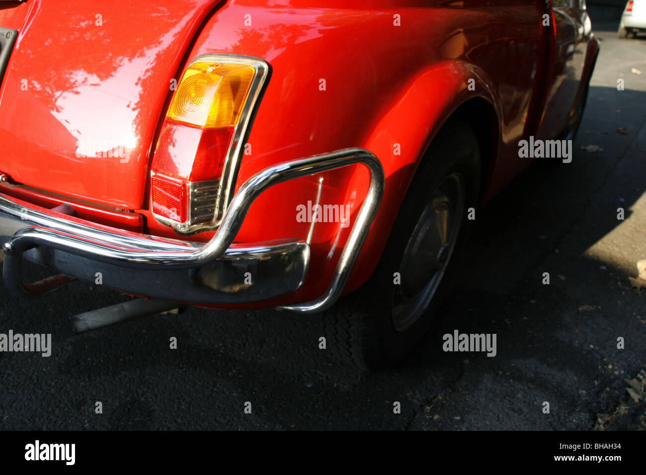 Rouge vif fiat 500 Banque de photographies et d’images à haute ...