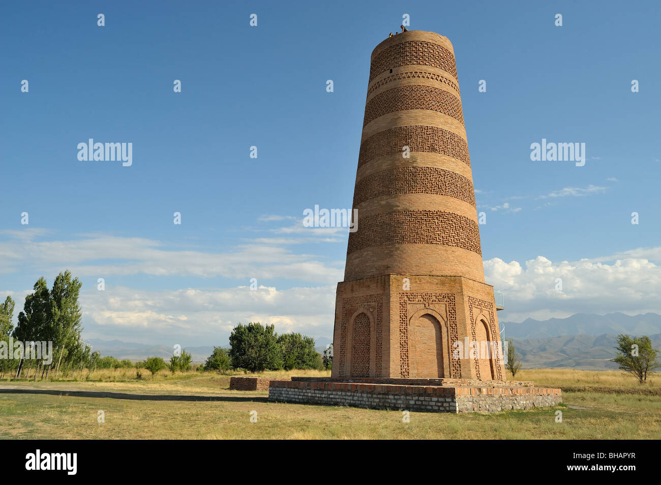 La tour Burana, l'architecture historique, minaret de la mosquée médiévale aprox. 10 100. Banque D'Images La tour Burana, l'architecture historique, minaret de la mosquée médiévale aprox. 10 100. Banque D'Images