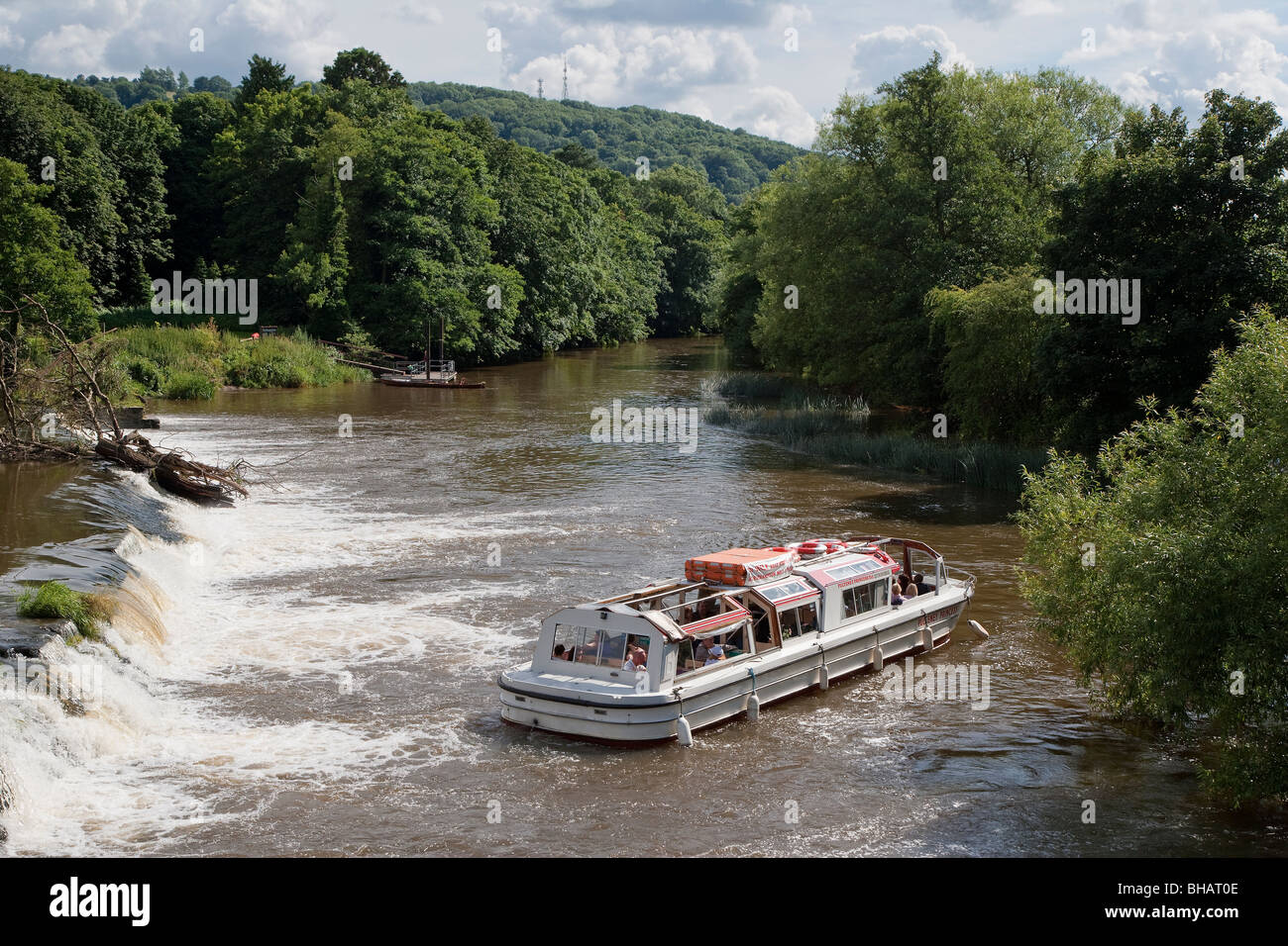 WEIR SUR AVON NR BATHAMPTON AVEC BATEAU DE TOURISME Banque D'Images