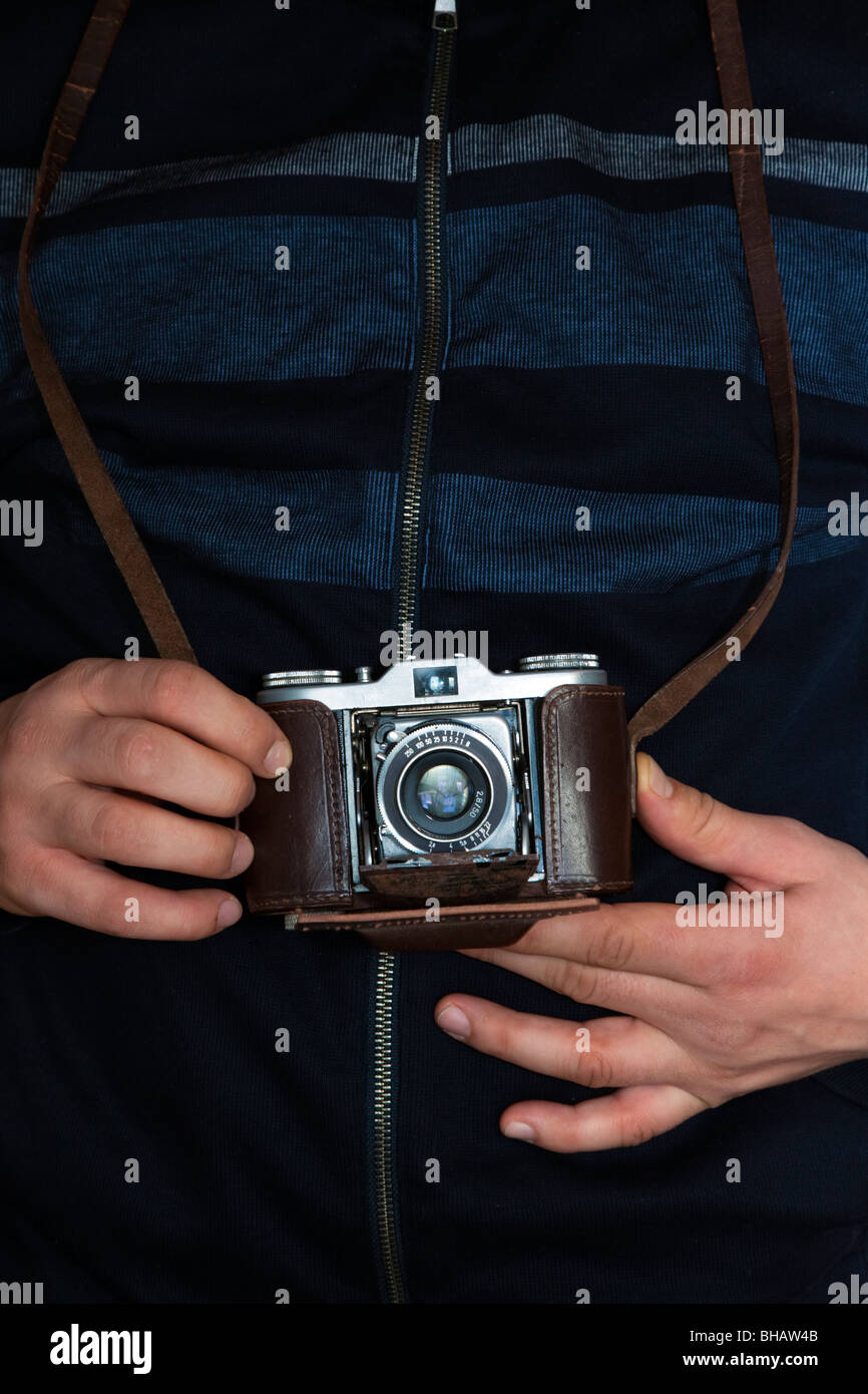 Prendre des photos avec un appareil photo vintage Banque D'Images