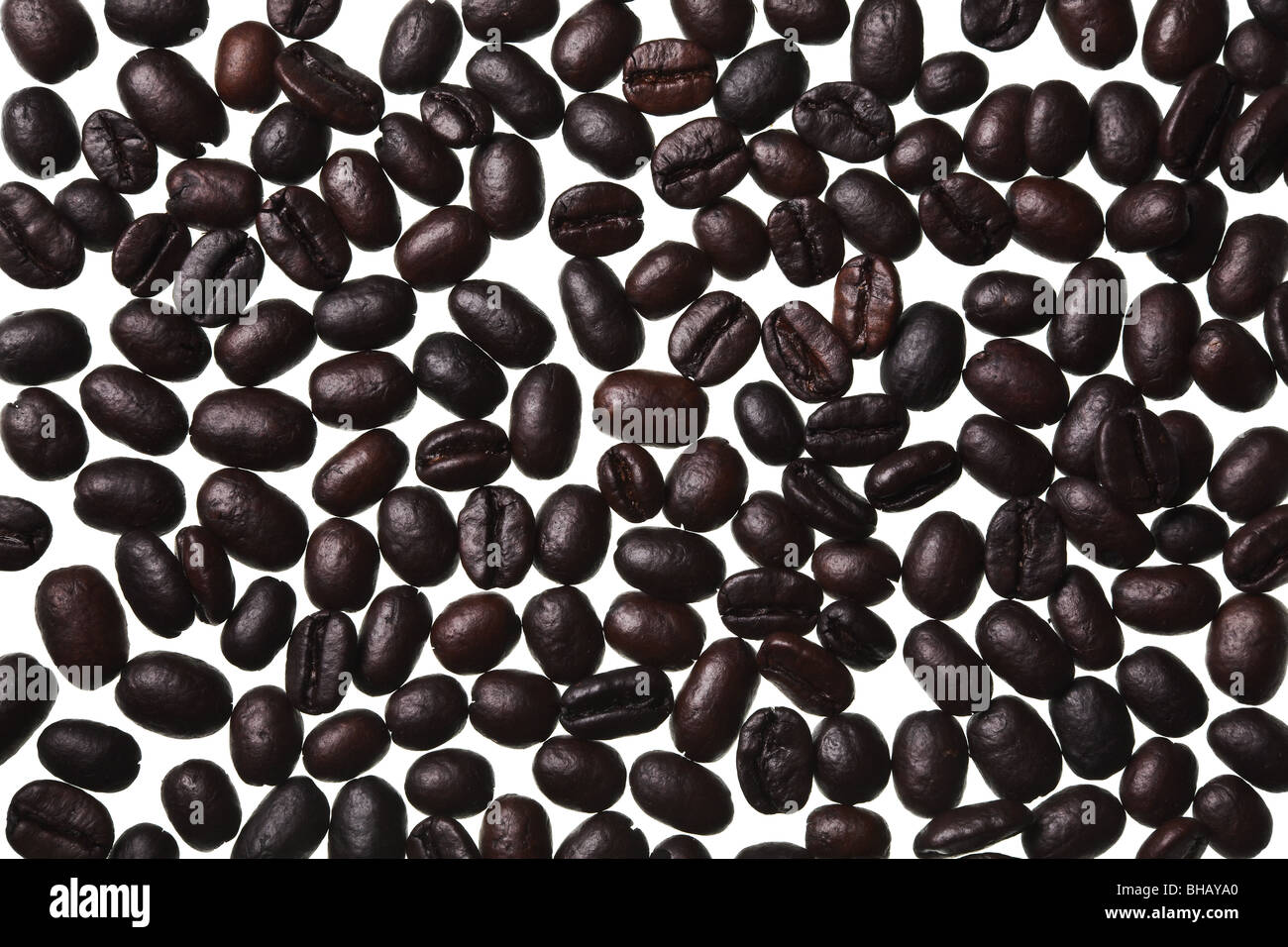Les grains de café isolé sur fond blanc Banque D'Images