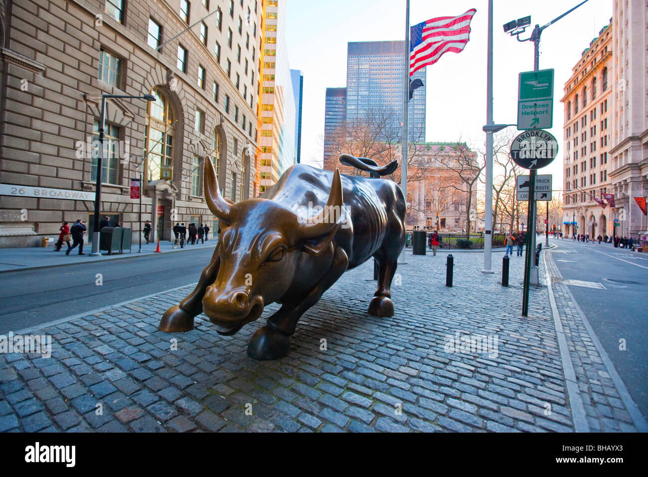 Wall Street Bull dans le centre-ville de Manhattan, NYC Banque D'Images
