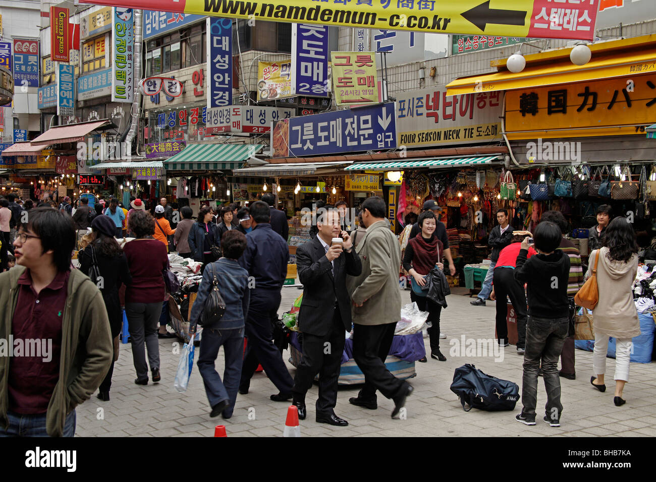 Marché de Namdaemun animée dans la capitale Séoul Corée du Sud, Asie Banque D'Images